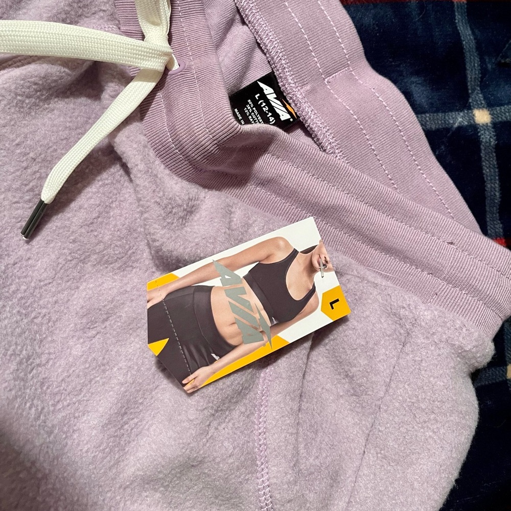 Shorts size large new
